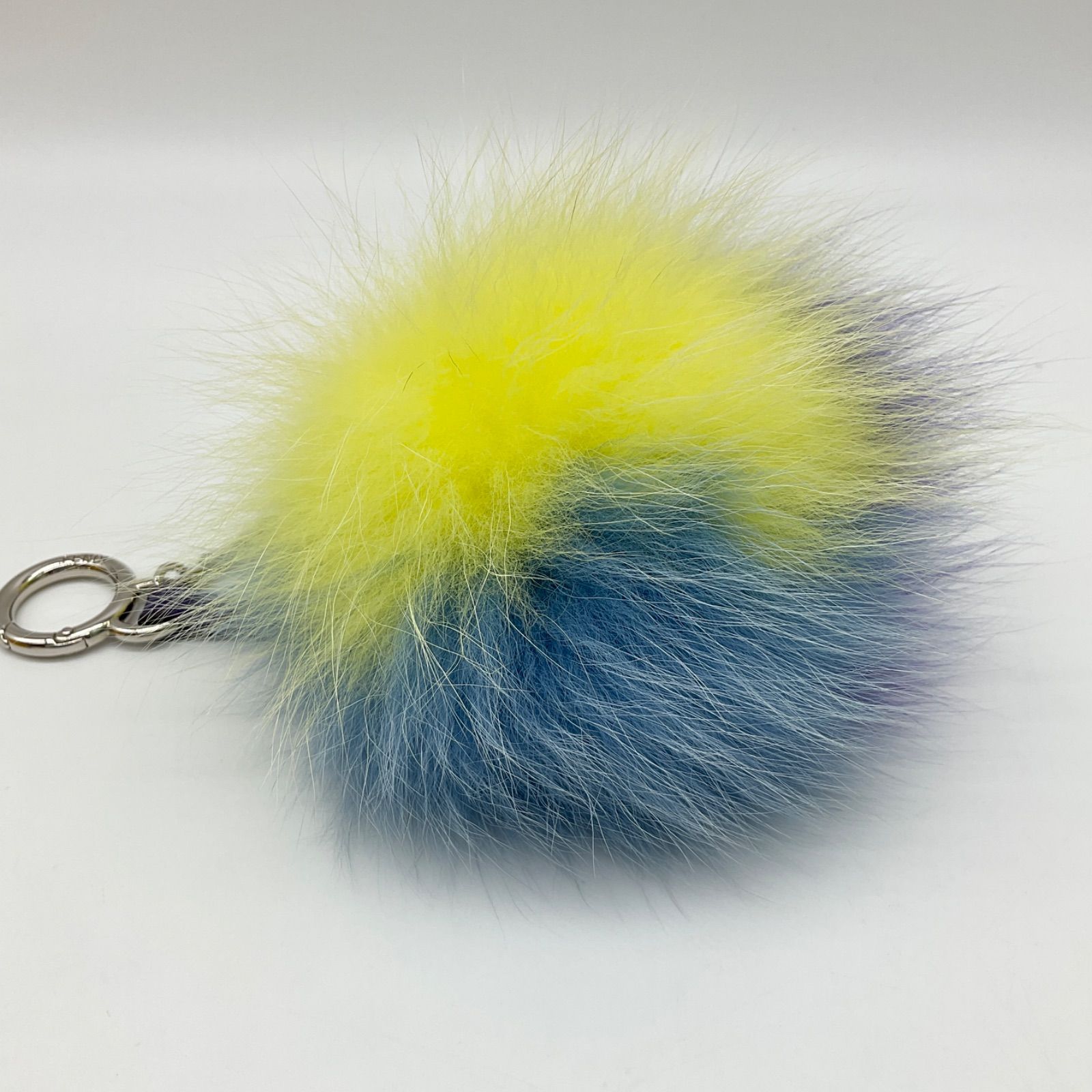 ☆フェンディ☆ポンポンチャーム キーホルダー フォックスファー 黄×白