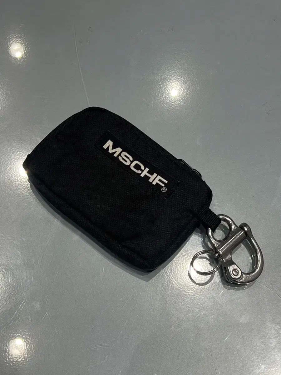 MSCHF(ミスチーフ) ロンバス カラビナ ポーチ ブラック 財布