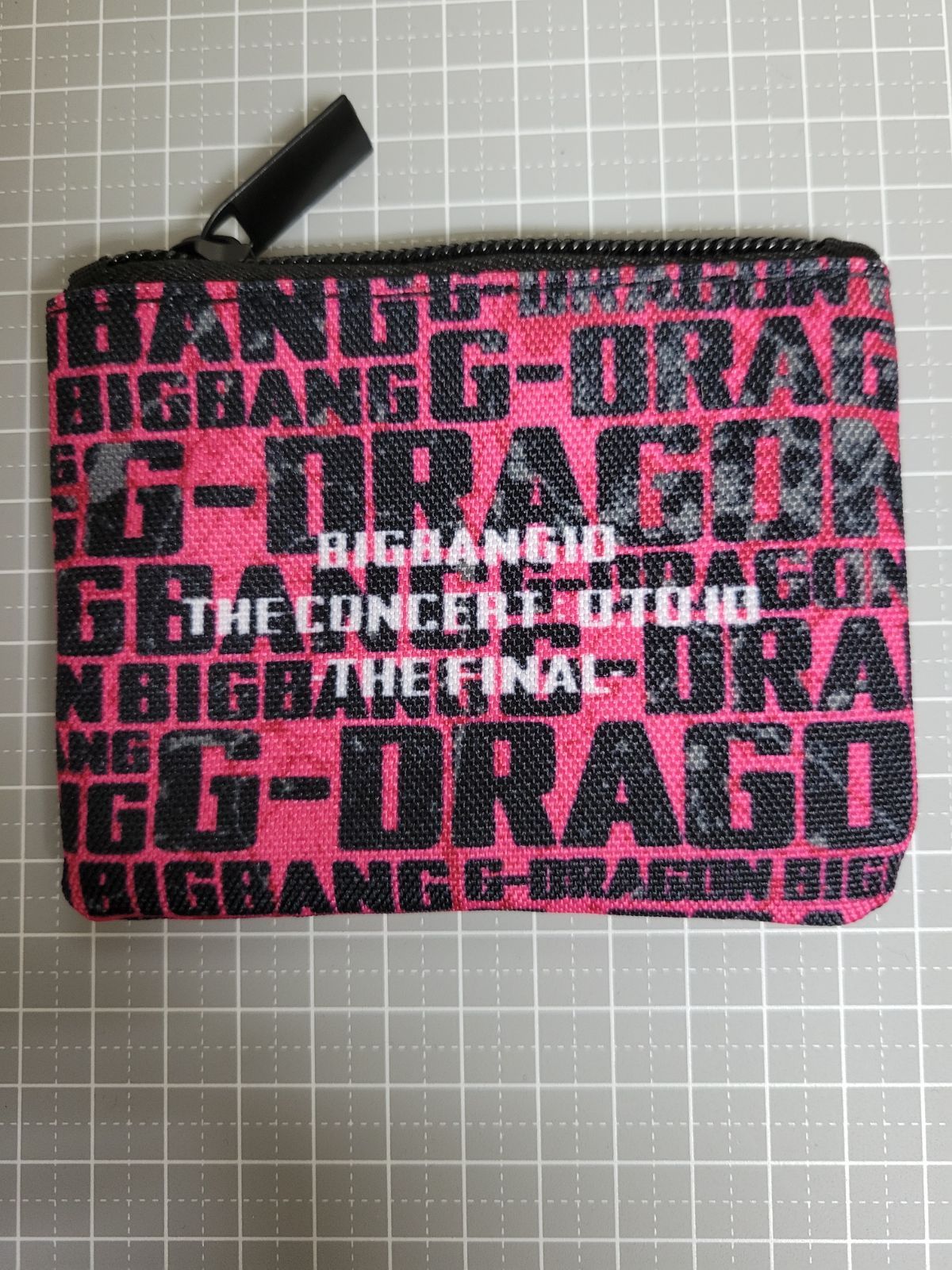 G-DRAGON ポーチ PEACEMINUSONE - 🌼BIGBANG G-DRAGON ペイントポーチ POWER🌼落書き K-POP・アジア