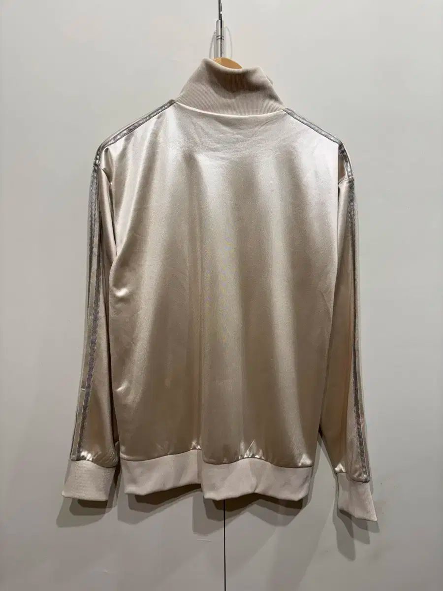 adidas アディダス アイボリー 光沢 トラックトップス