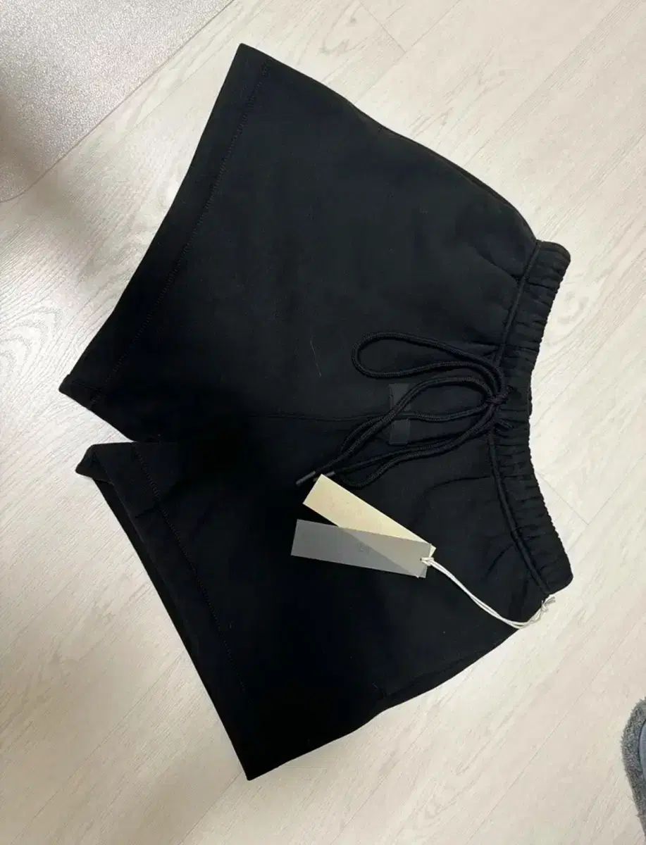 エッセンシャル 黒
