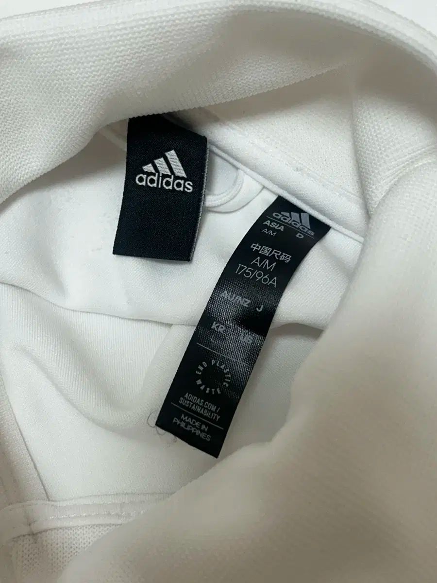 アディダス 白