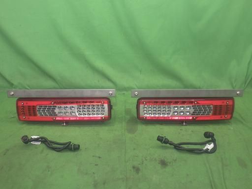 【中古】デコトラ  UD 純正 LED テールランプ 左右