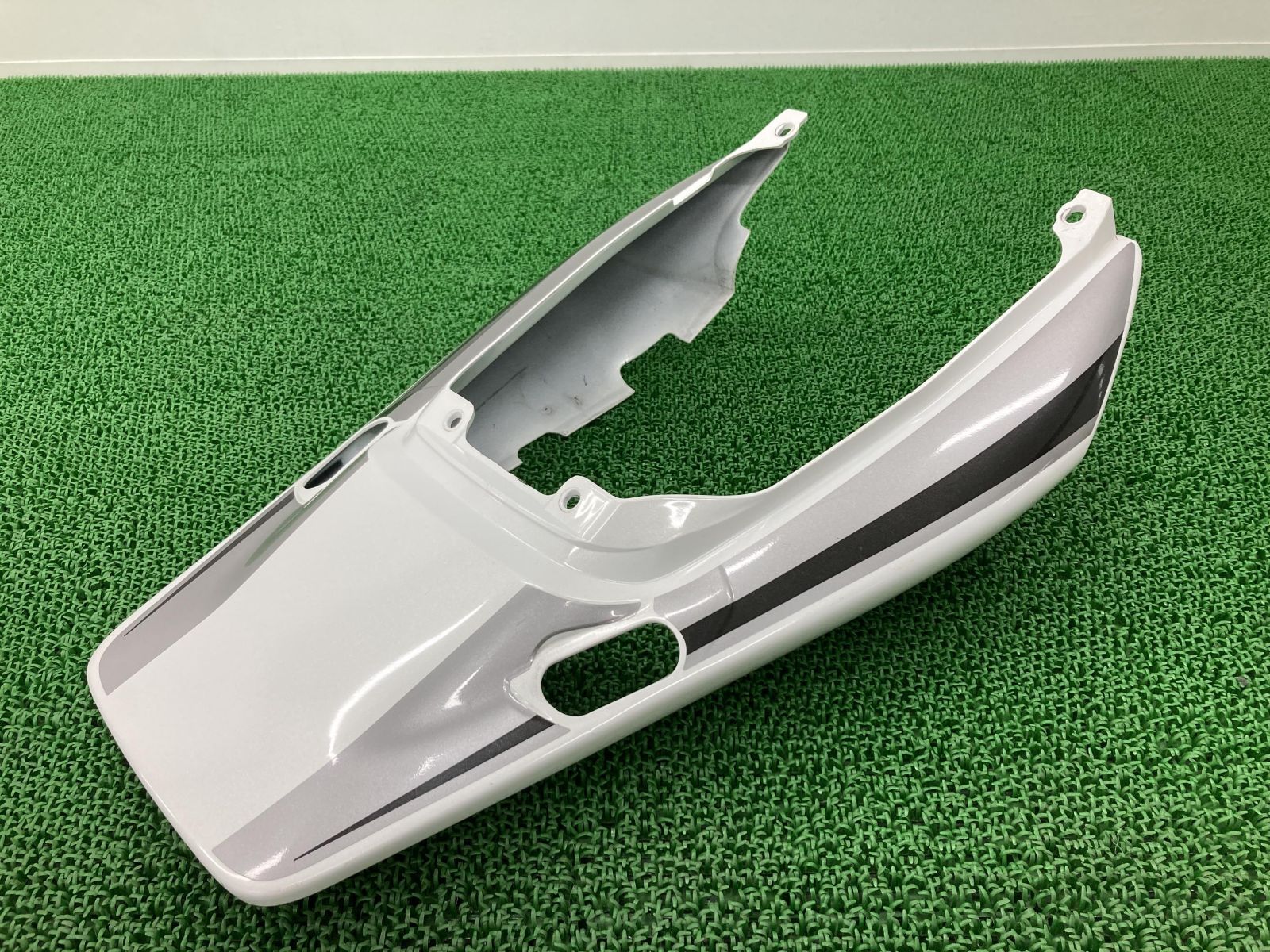 CB400SF テールカウル パール MCE ホンダ 純正 中古 バイク 部品 NC39後期 NC42前期 シートカウル VTEC SpecIII 車検 Genuine