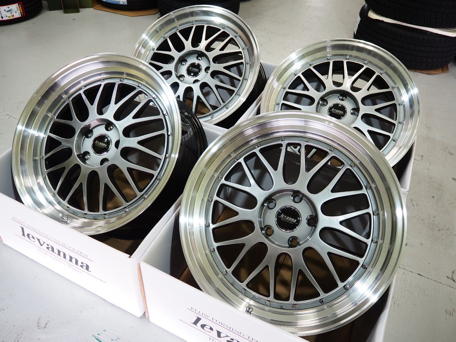 深リム メッシュ levanna V10-EX FFT 19inch 5H114.3 8.5J+42 9.5J+40 