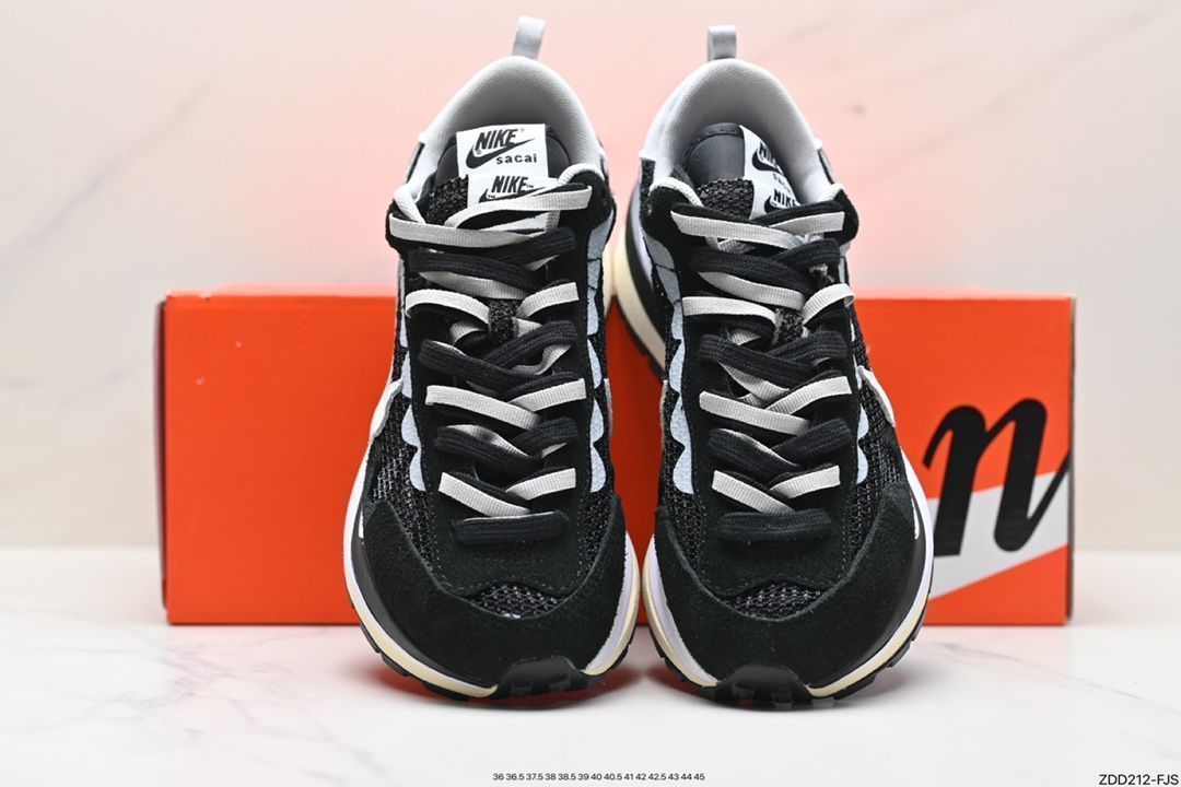 サカイ × ナイキ ヴェイパーワッフル 'ブラックアンドホワイト 23cm サカイ × ナイキ ヴェイパー ワッフル 