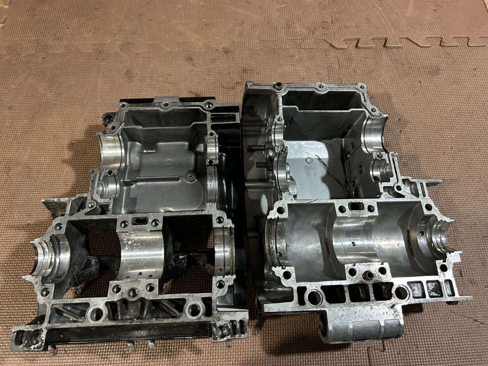 TZR2501KT クランクケース TZR250 1KT クランクケース - メルカリ
