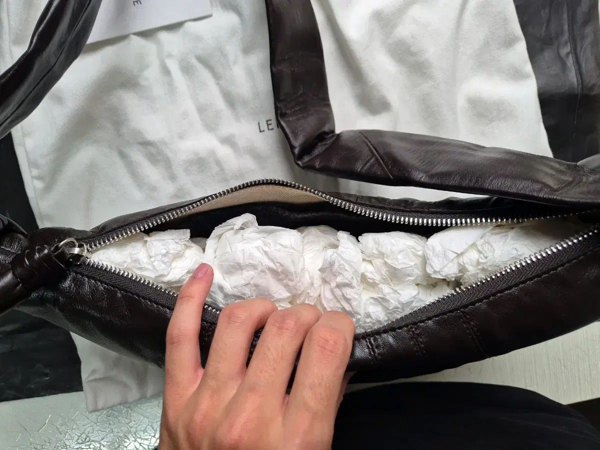 セール開催中！ LEMAIRE ルメール クロワッサン バムバッグ ダークブラウン s