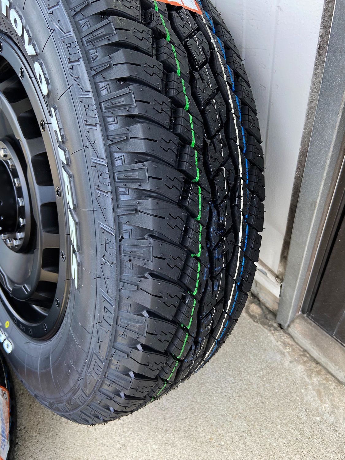 ヤリスクロス クロスロード フォレスター SG/SH CX3 ヴェゼル アウトバック タイヤホイール 4本セット TOYO OPENCUNTRY AT  EX 205/65R16 215/70R16 195/65R16 ホワイトレター 大人気セット - メルカリ