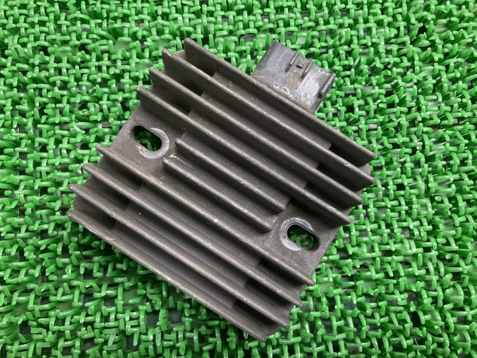 ドラッグスター250 レギュレター ヤマハ 純正 中古 バイク 部品 VG02J レクチファイアー ドラッグスター1100 マジェスティ 車検 Genuine