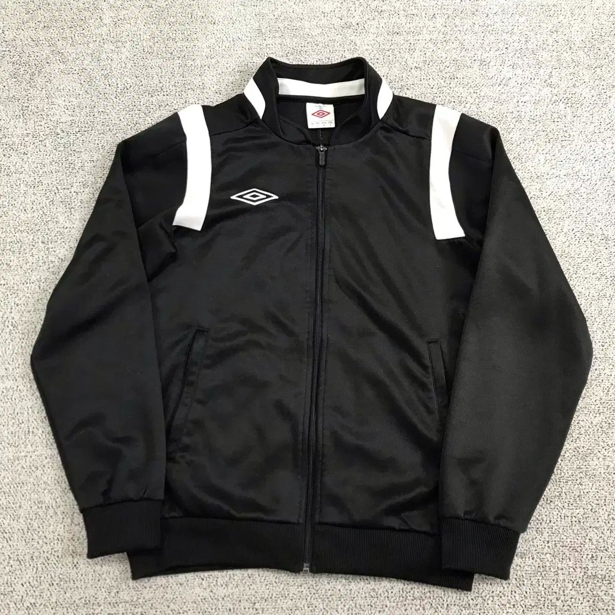 【雷市場（ポンジャン）商品韓国直送】 umbro(アンブロ) ジャージ