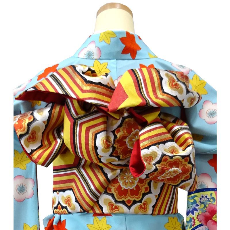 新品　展示品　 振袖 袋帯 2点セット(玉城ティナ キスミス) 水色 椿 牡丹 楓★ Xmiss - 新品 展示品 振袖 袋帯 2点セット(玉城ティナ キスミス) オフ