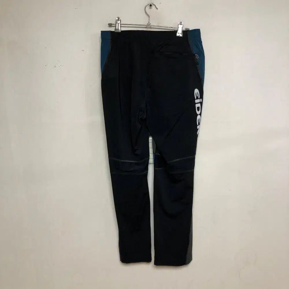 【トレンド】モンベル　アルパインサーマシェル GORE-TEX ネイビー　大きめ トレンド】モンベル アルパインサーマシェル GORE-TEX ネイビー 大きめ