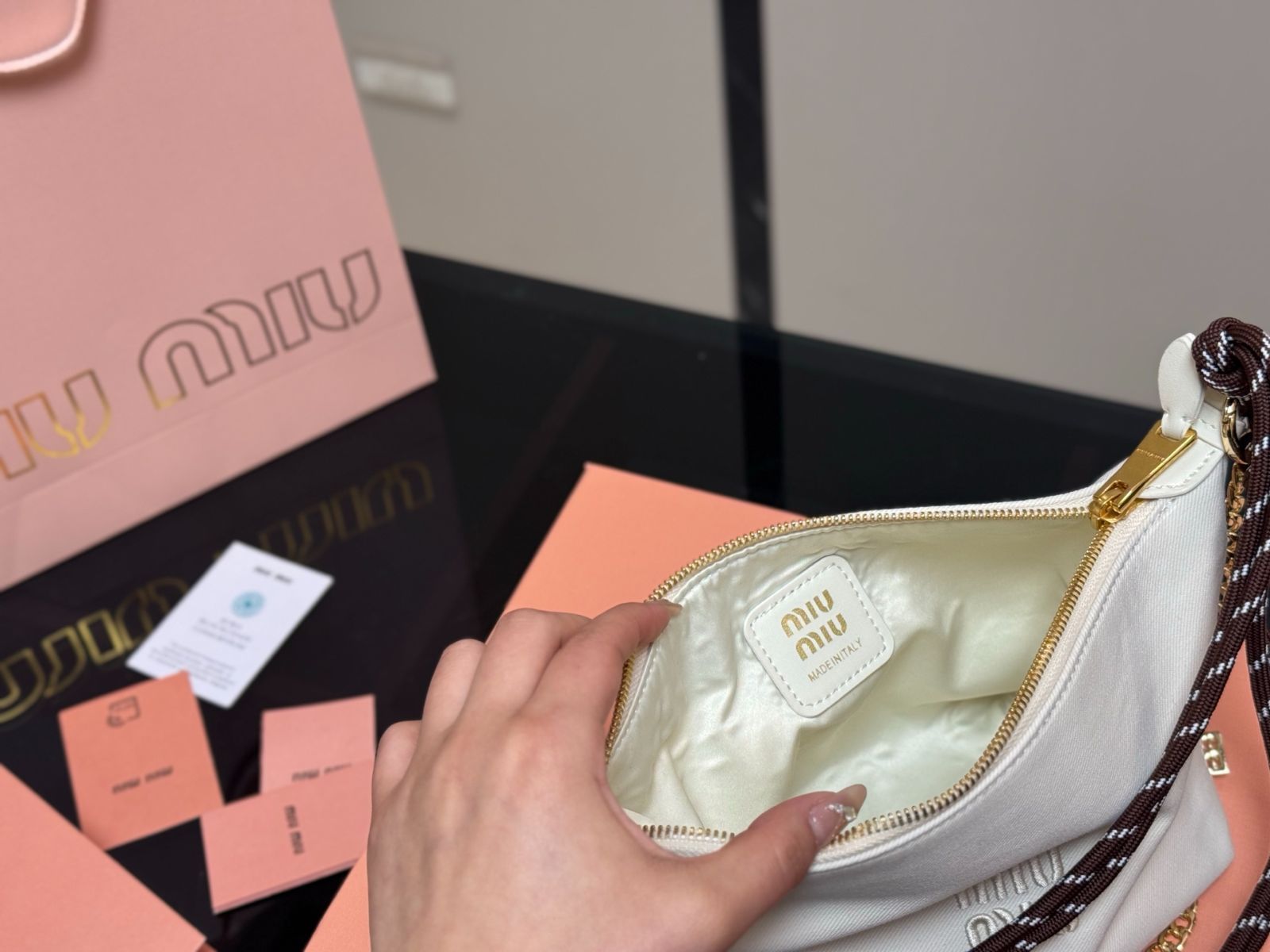 【関税・送料込】Miu Miu スエード Baeu バッグ オリーブ 新作 オリーブ スエード ボー バッグ | Miu Miu