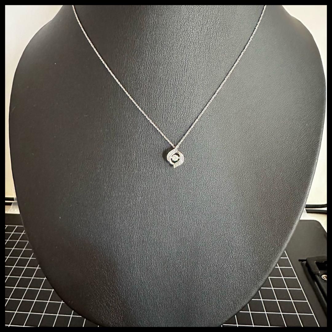 K10WG 真ん中のダイヤモンド揺れますネックレス総重量1.32g 