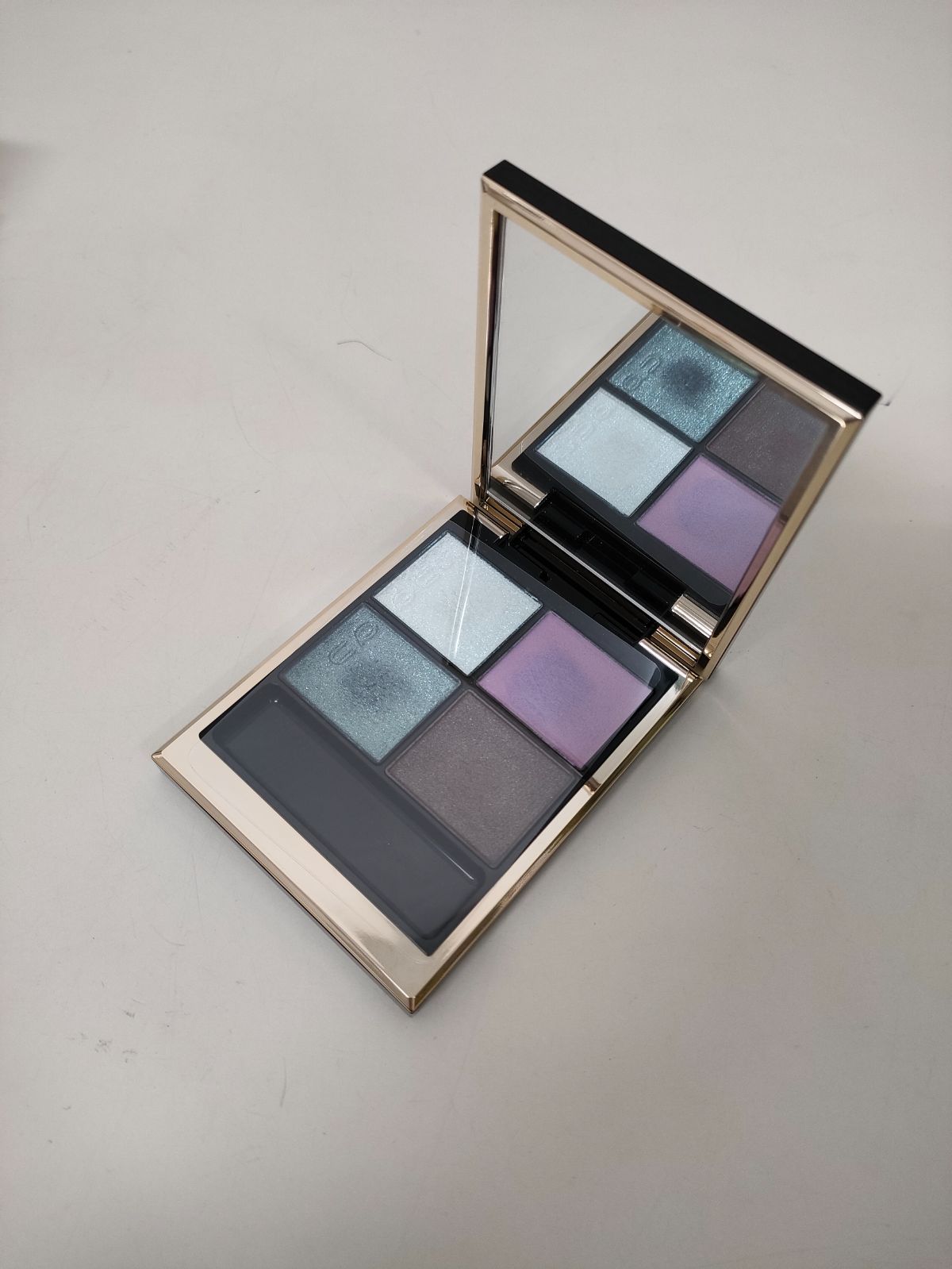 SUQQU アイシャドウ　119 冬夜光　未使用品 SUQQU シグニチャーカラーアイズ119 冬夜光 SUQQU シグニチャーカラー