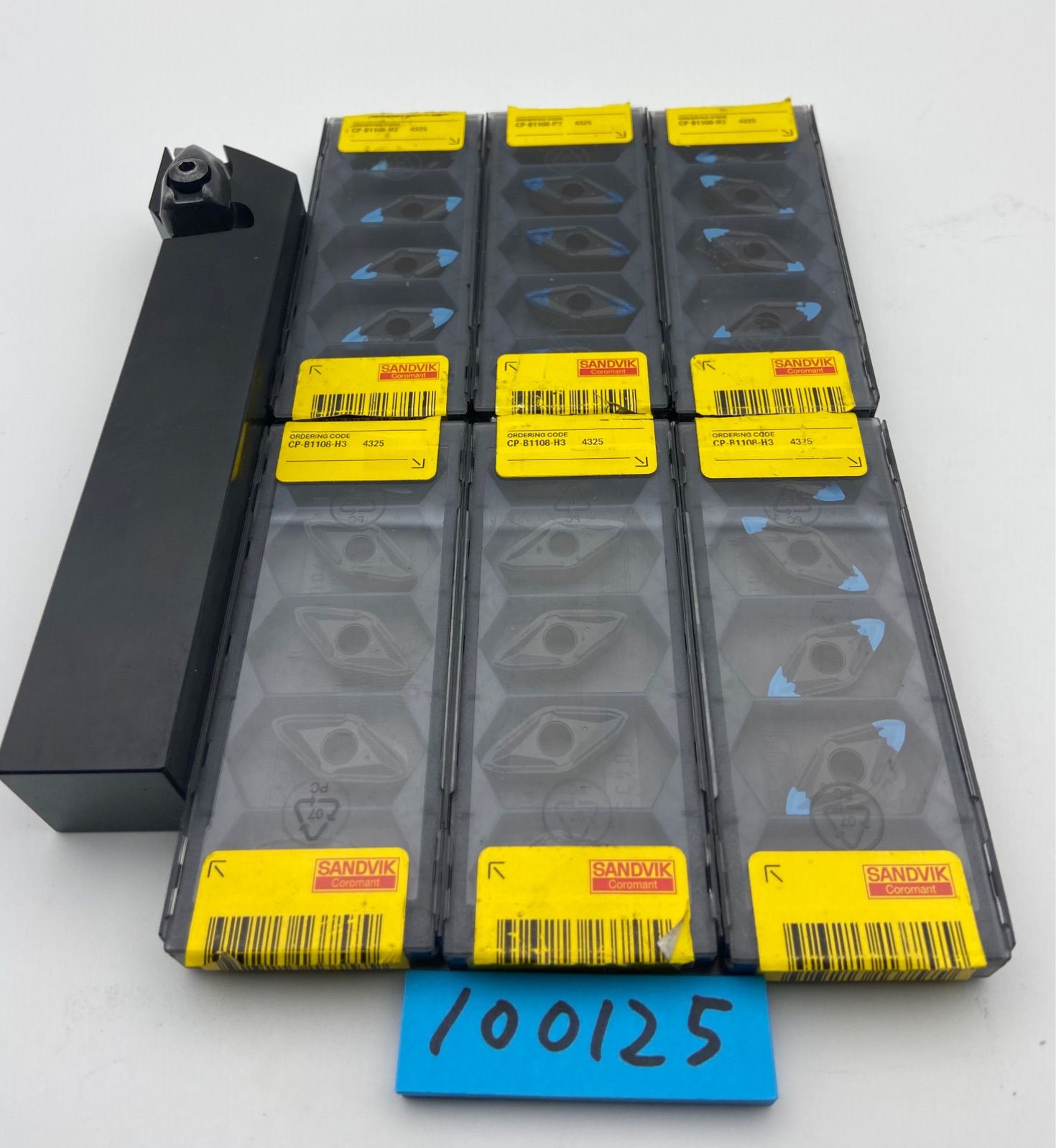 Sandvik と　DIAEDGE チップ サンドビック 880-09 06 W10H-P-LM 4344 スローアウェイチップ SANDVIK