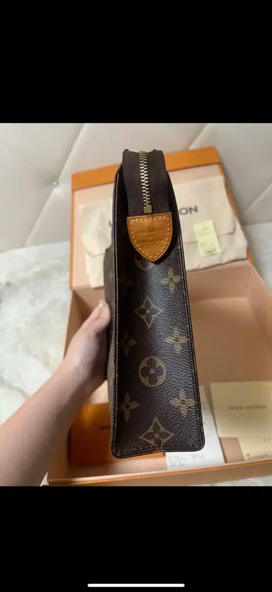 ★美品★ヴィトン モノグラム ポシェット トワレット26 クラッチバッグ Louis Vuitton(ルイヴィトン) ポシェット トワレット 26