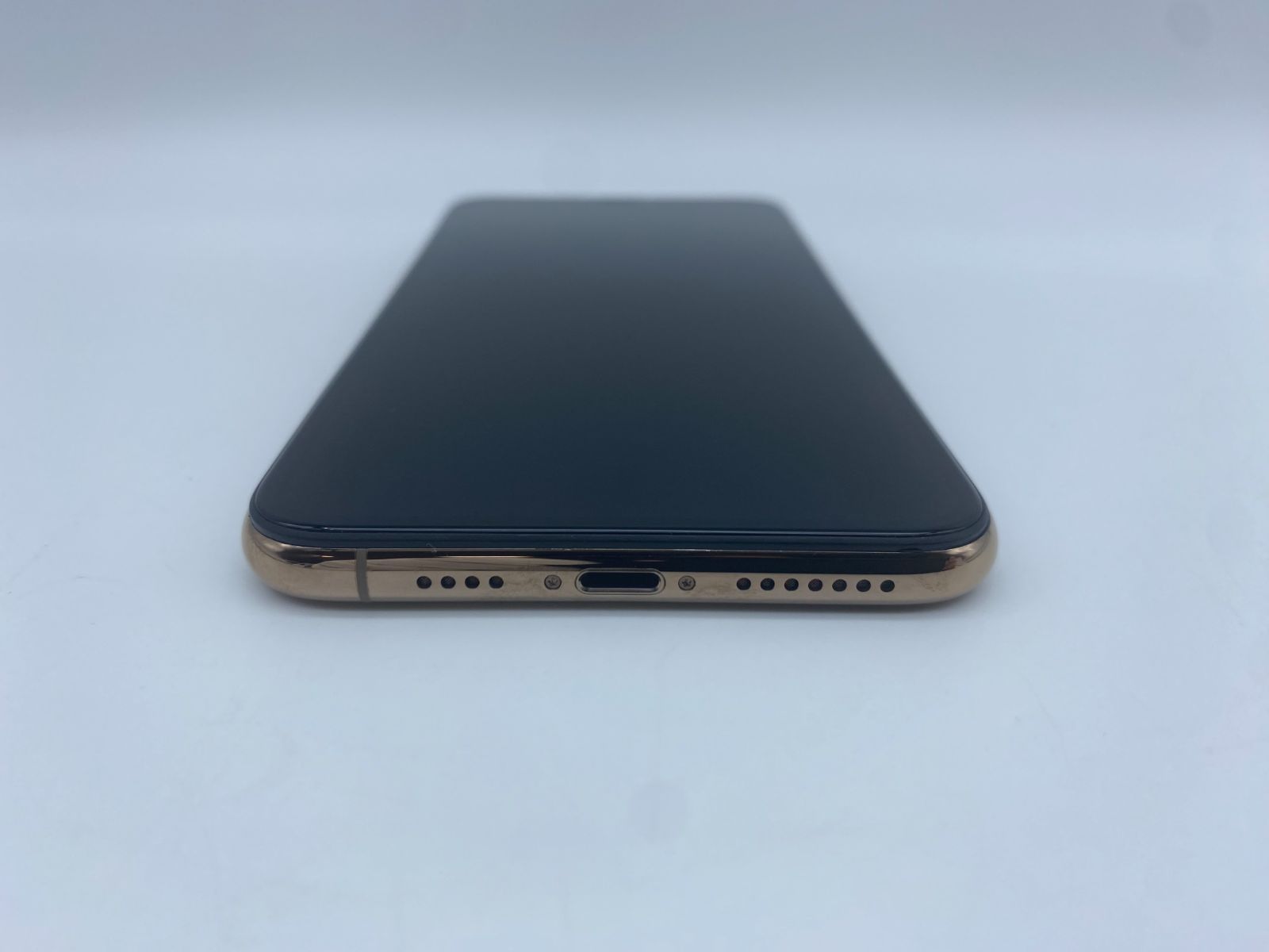 033★美品★iPhone 11ProMax 64GB ゴールド/新品バッテリー ☆美品☆iPhone 11 ProMax 64GB ゴールド/シムフリー/新品