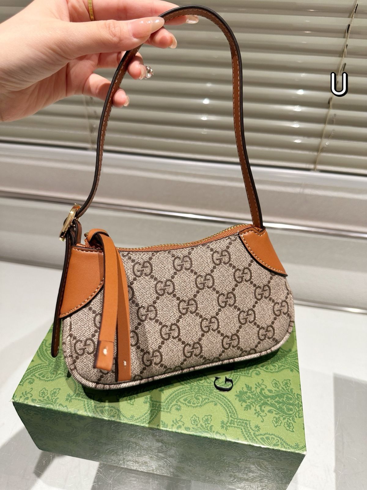GUCCI アンダーアームバッグ　グッチ 今日特価】Gucci New Arrival Underarm Bag - グッチ 新品