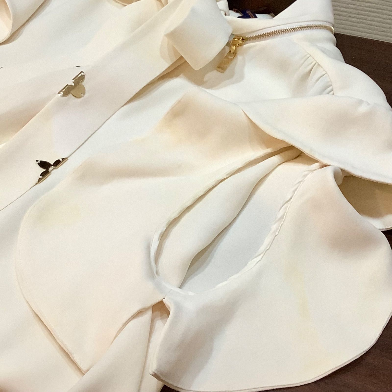 ルイヴィトン LOUISVUITTON ボウタイ リボン フリルブラウス