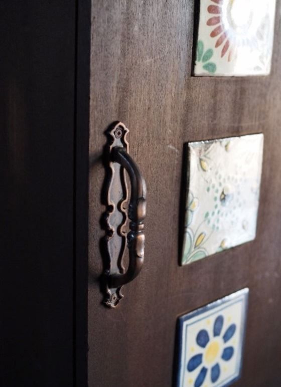 タイル装飾の小型キャビネット 昭和後期 古録展 品番S10735 MARWIL-DEMENAGEMENTS_CH