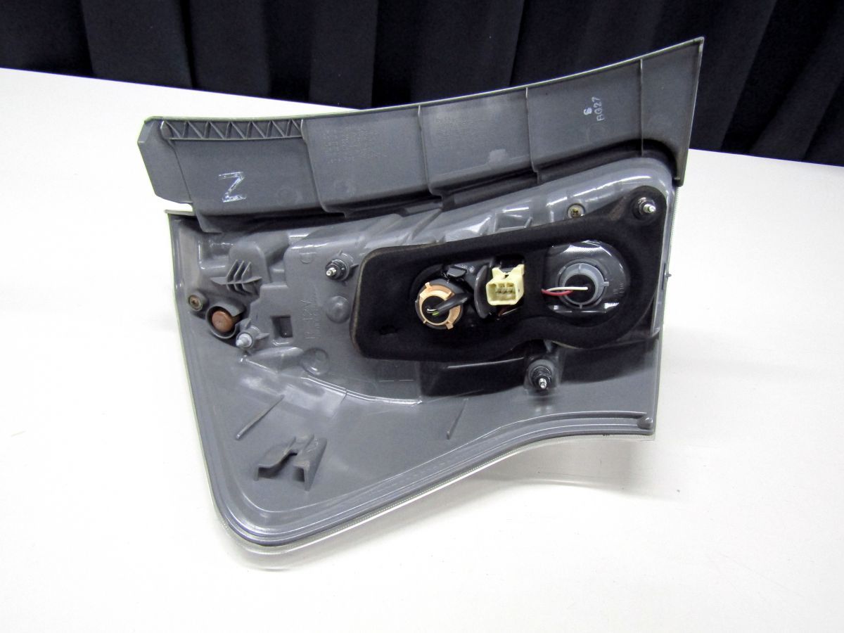 トヨタ　プリウスα  純正左テールランプ　STANLEY 47-46 トヨタプリウスα 純正左テールランプSTANLEY 47-46