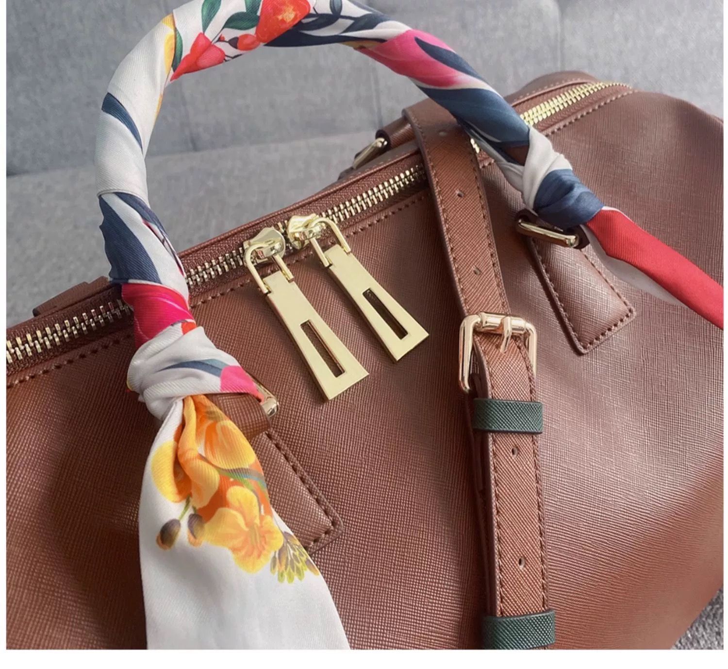 【専用】BTS アーティストメイド V キムテヒョン ボストンバッグ Amazon.co.jp: 手元にあります V MUTE BOSTON BAG ミュート