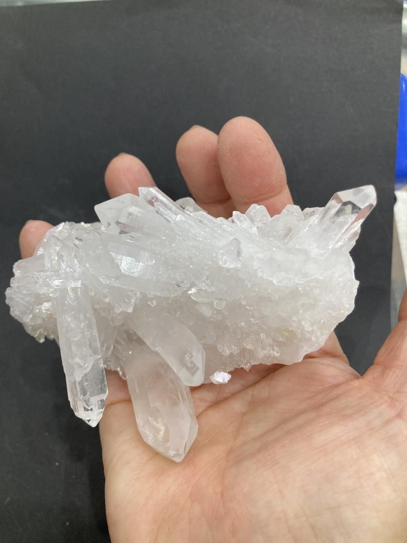 水晶 クラスター ケース付 E27576】水晶 クラスター 結晶 ブラジル Quartz - メルカリ