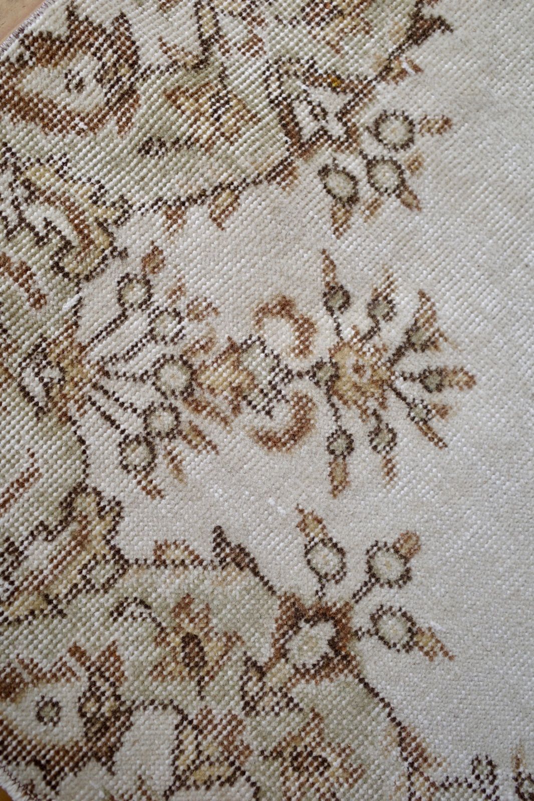 ペールグリーン