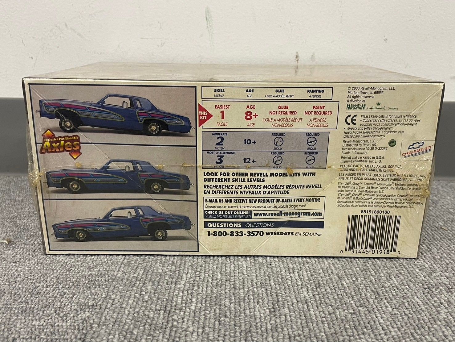 CH V114-CH3-572 【未開封】Revell レベル Wheels of Fire   '77 Monte Carlo Lowrider モンテカルロ プラモデル