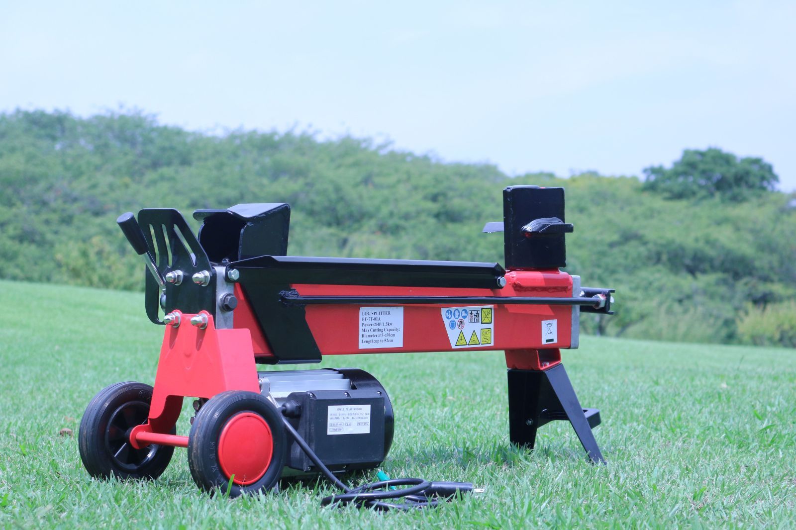 EARTH ＆ FOREST 100V 電動油圧式 薪割り機 ７トンモデル　EF-7T-01A(D3608twxY) 電動油圧式薪割り機 7トンモデル (EF-7T-01A) 送料無料 ワンハンドル