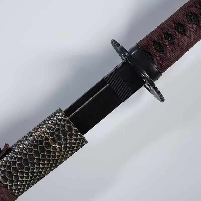 高級 展示・練習用木刀｜蛇皮風鞘 × 黒刃紅柄 1:1 居合木刀