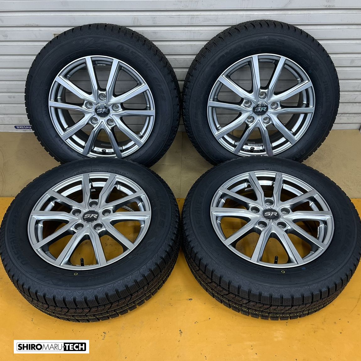 国内正規品】新品タイヤ 205/60R16 92Q TOYO トーヨー OBSERVE GIZ2