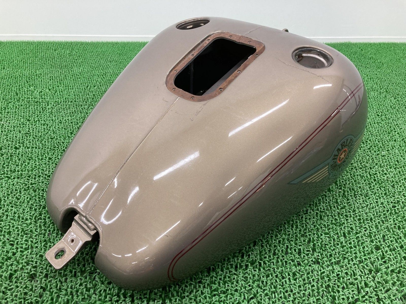 FLSTF1450 タンク ガンM ハーレー 純正 バイク 部品 ソフテイル