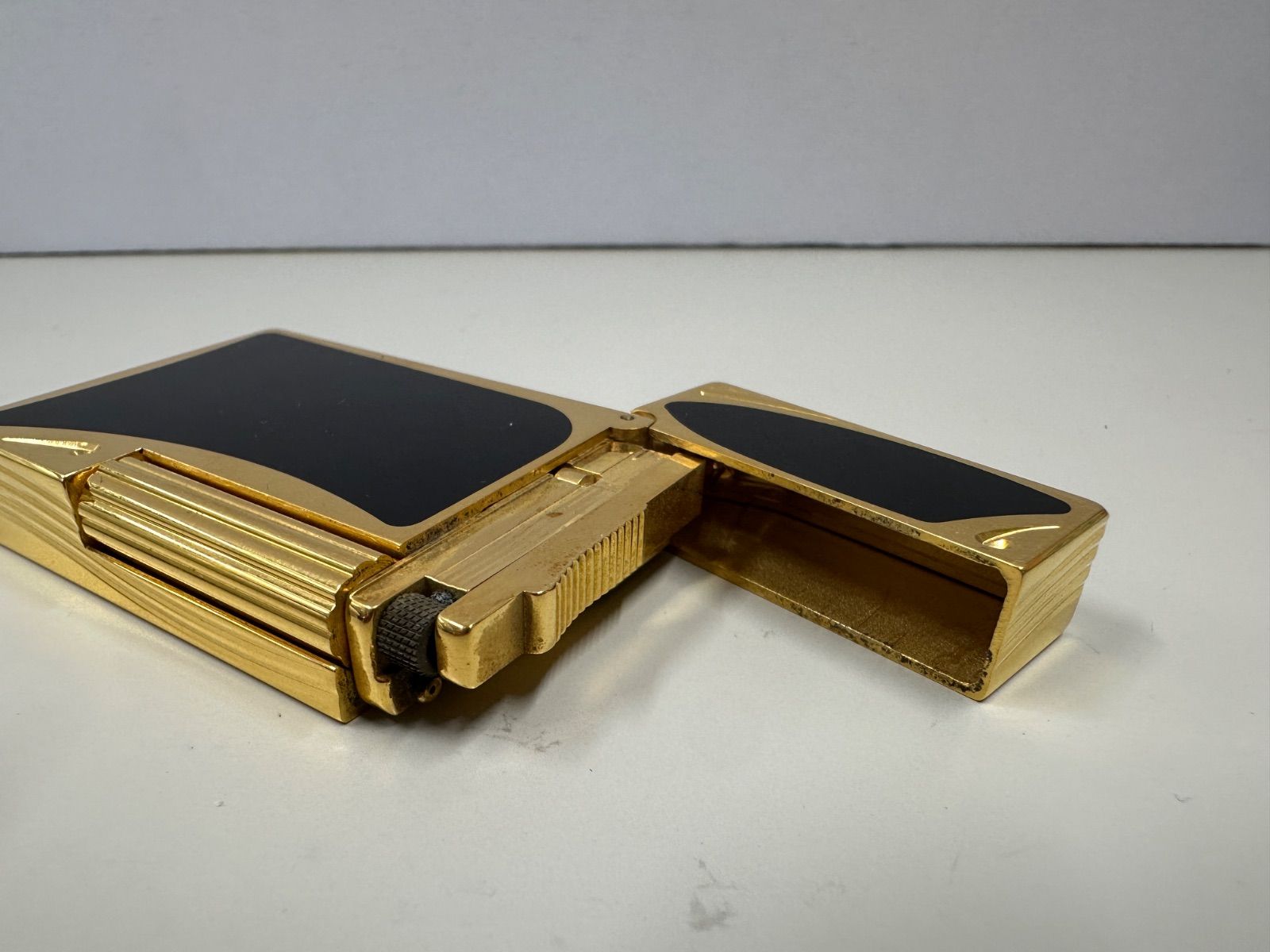 S.T. Dupont デュポン ライン2 アールヌーボー ガスライター ゴールド×ブラック WWW_KANDAIZUMI_COM