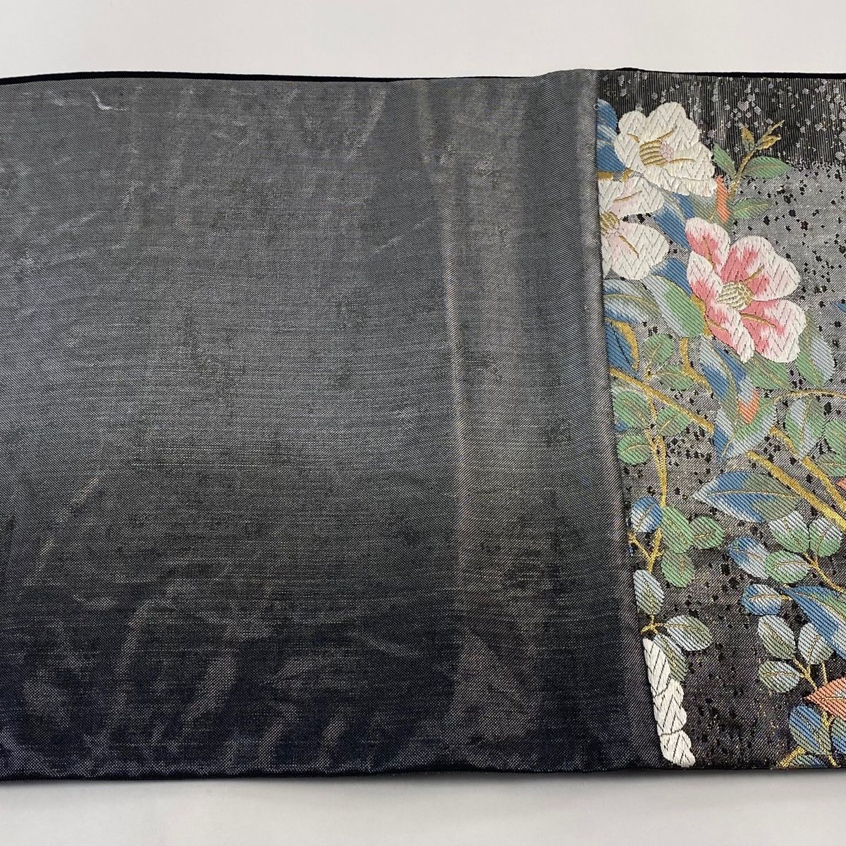 椿 エンジェルストランペット 華 正絹 袋帯 作り帯 袋帯 美品 秀品 椿 箔 灰色 六通 正絹 【中古】 - メルカリ