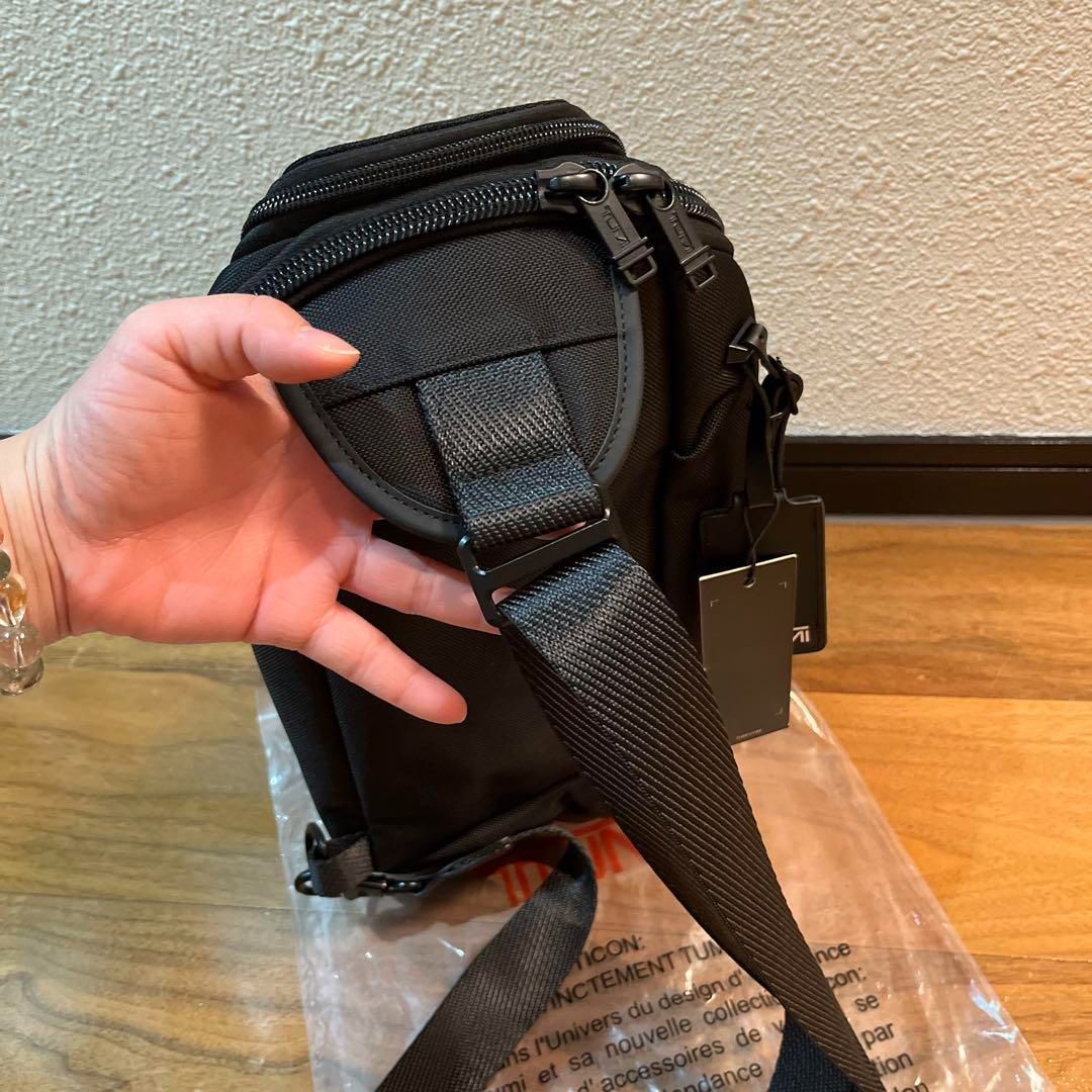 新品未使用 TUMI ケリー スリング ボディバッグ 232399 ブラック