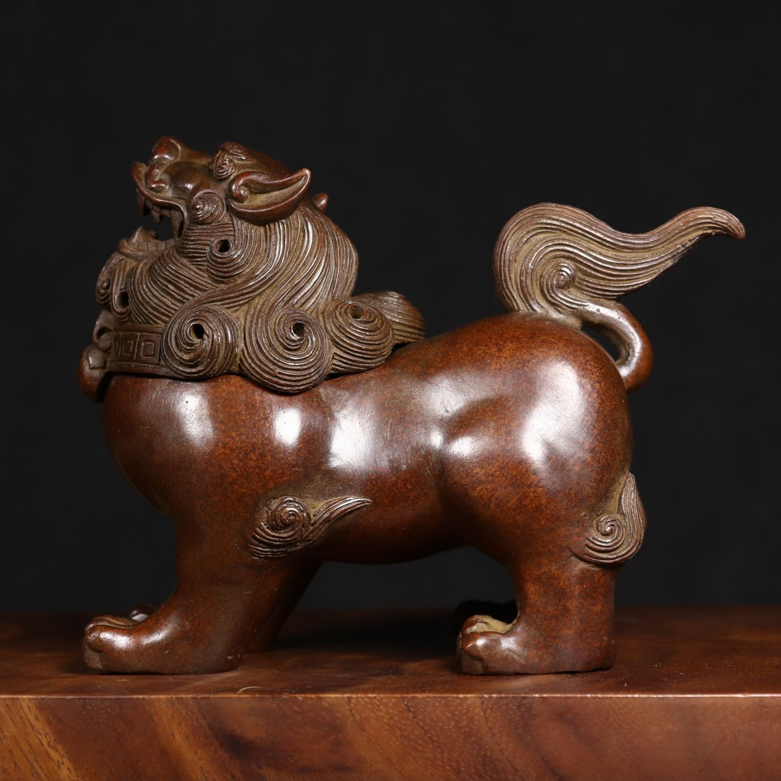 獅子 狛犬 置物 香炉 お香 線香 工芸品 オブジェ 優雅 伝統的 運