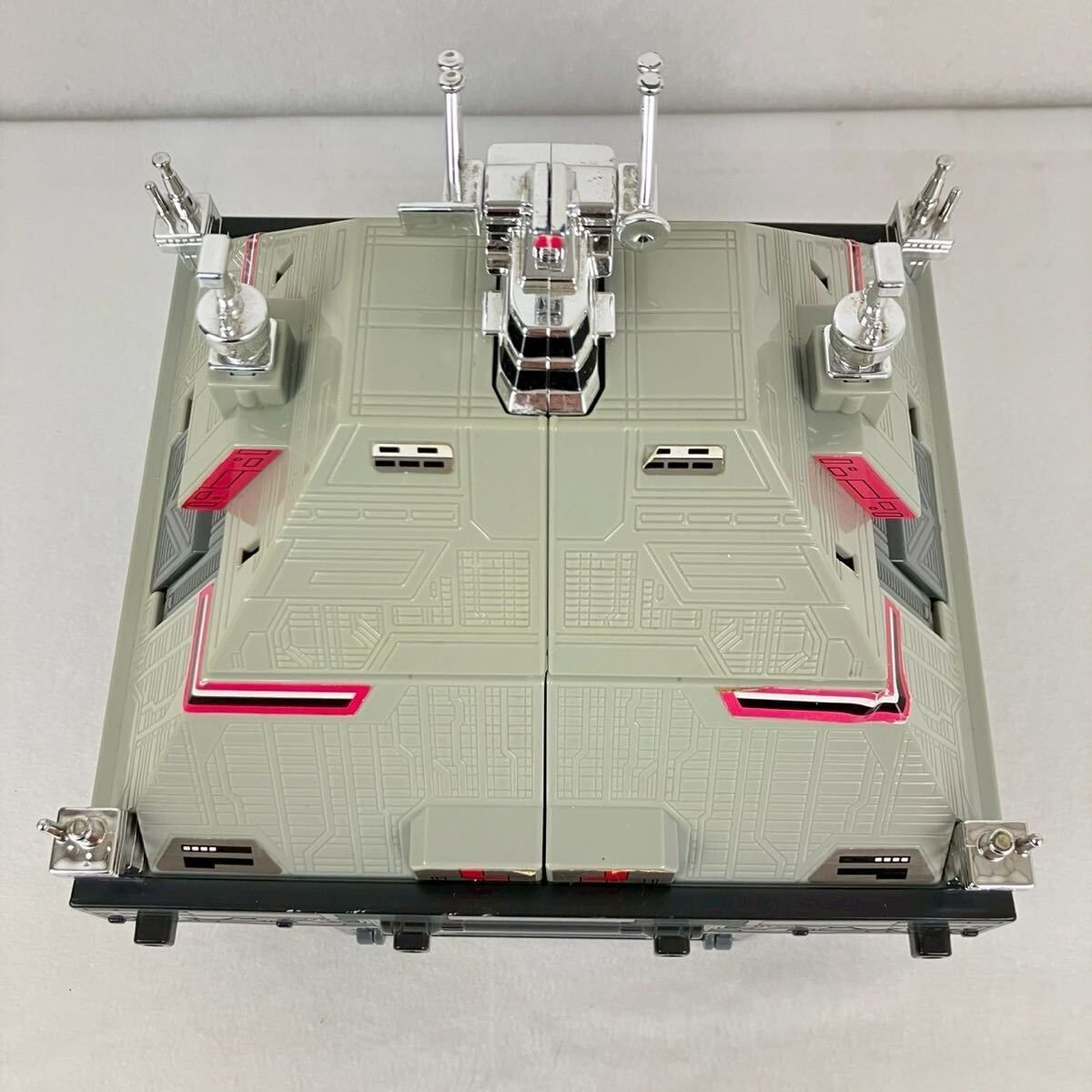 ウルトラマンティガ TPC極東本部基地 ダイブハンガー GUTS バンダイ