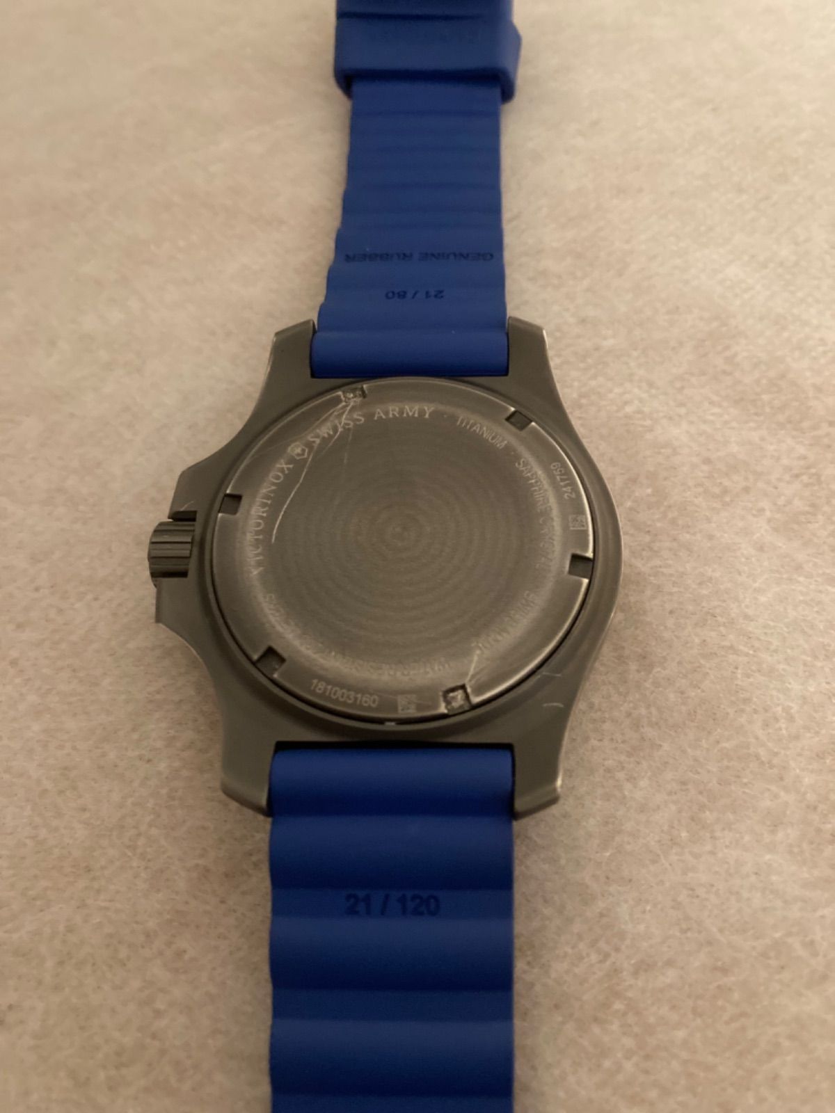 購入可能ビクトリノックス I.N.O.X. イノックス チタニウム クォーツ メンズ 腕時計 グレー文字盤 純正ラバーベルト 241759 ビクトリノックス