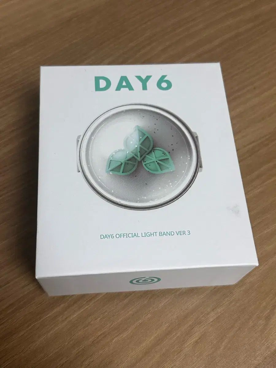 DAY6 ペンライト　ver3 バージョン3 新品未開封 楽天市場】DAY6 OFFICIAL LIGHT BAND VER 3 / DAY6 ペンライト