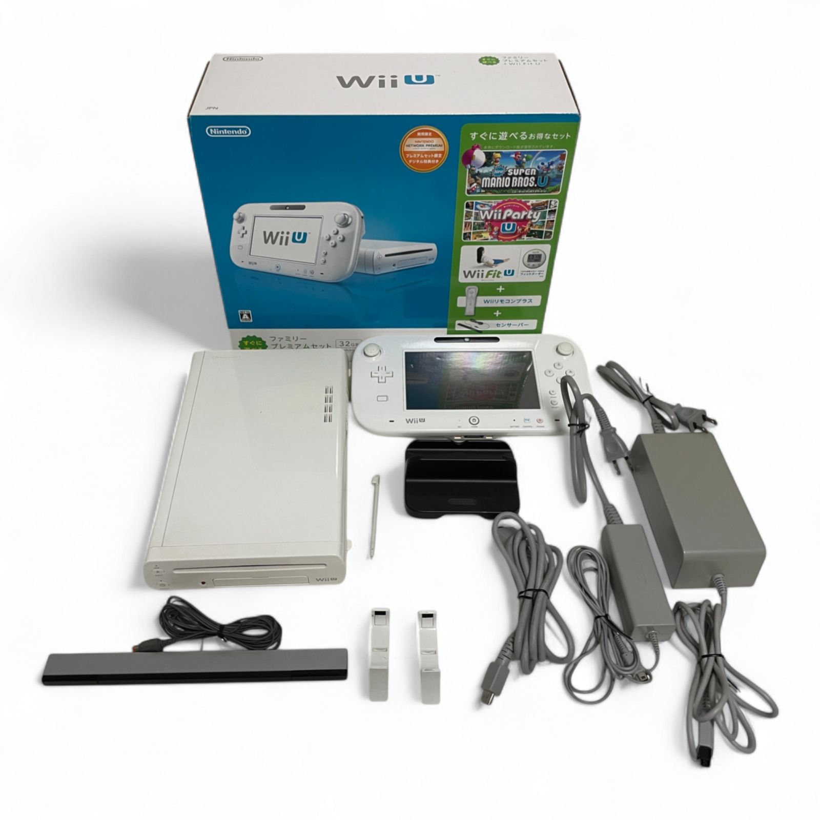 Wii中古 Wii 本体 コントローラー2つ センサー付き - メルカリ