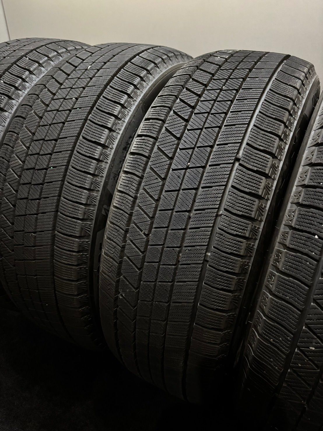 235|50R21 BRIDGESTONE|VRX3 23年製 スタッドレス 4本 ブリヂストン ブリザック 現行 RX 南10-K371