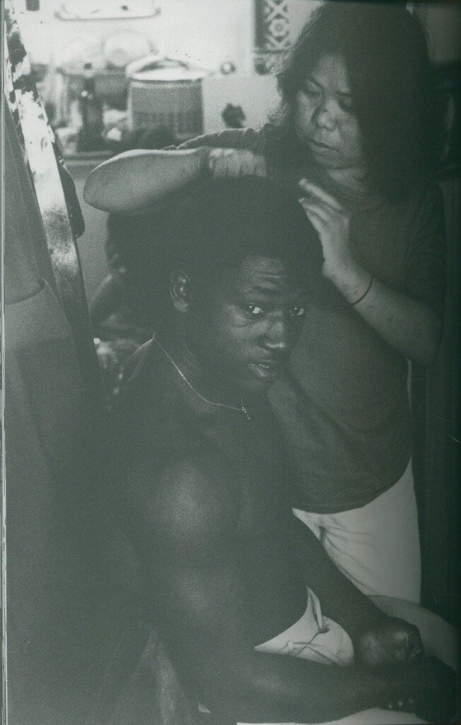 集める 石川真生 赤花 アカバナー沖縄の女 2025 100％品質保証。