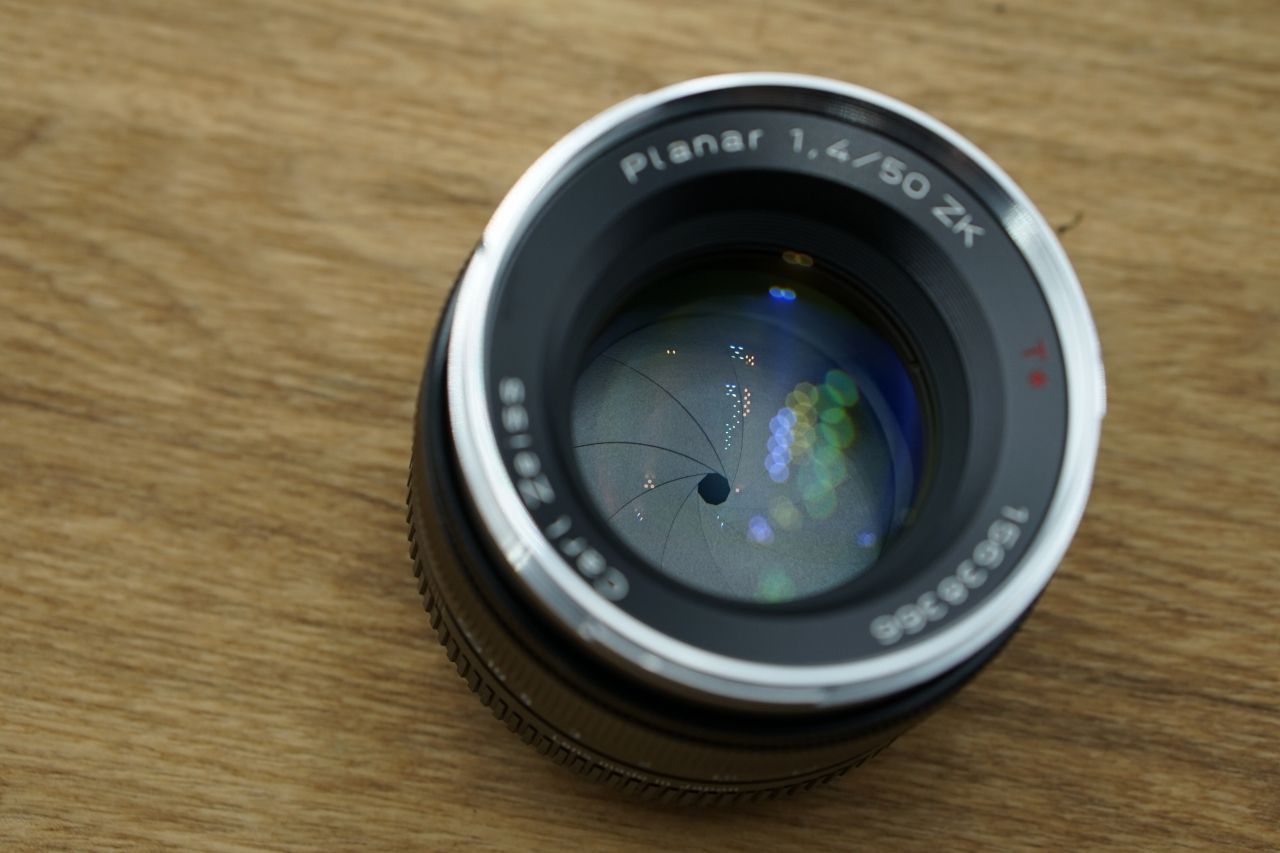 9506 美品 Zeiss Planar 50mm 1.4 ZK T* - カメラ・アウトドア