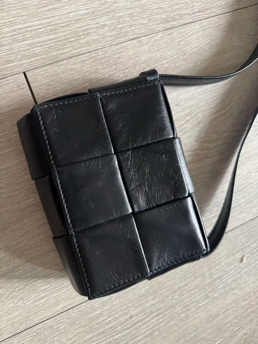 Bottega Veneta ボッテガヴェネタ カーフレザー ミニ キャンディー カセットバッグ ブラック