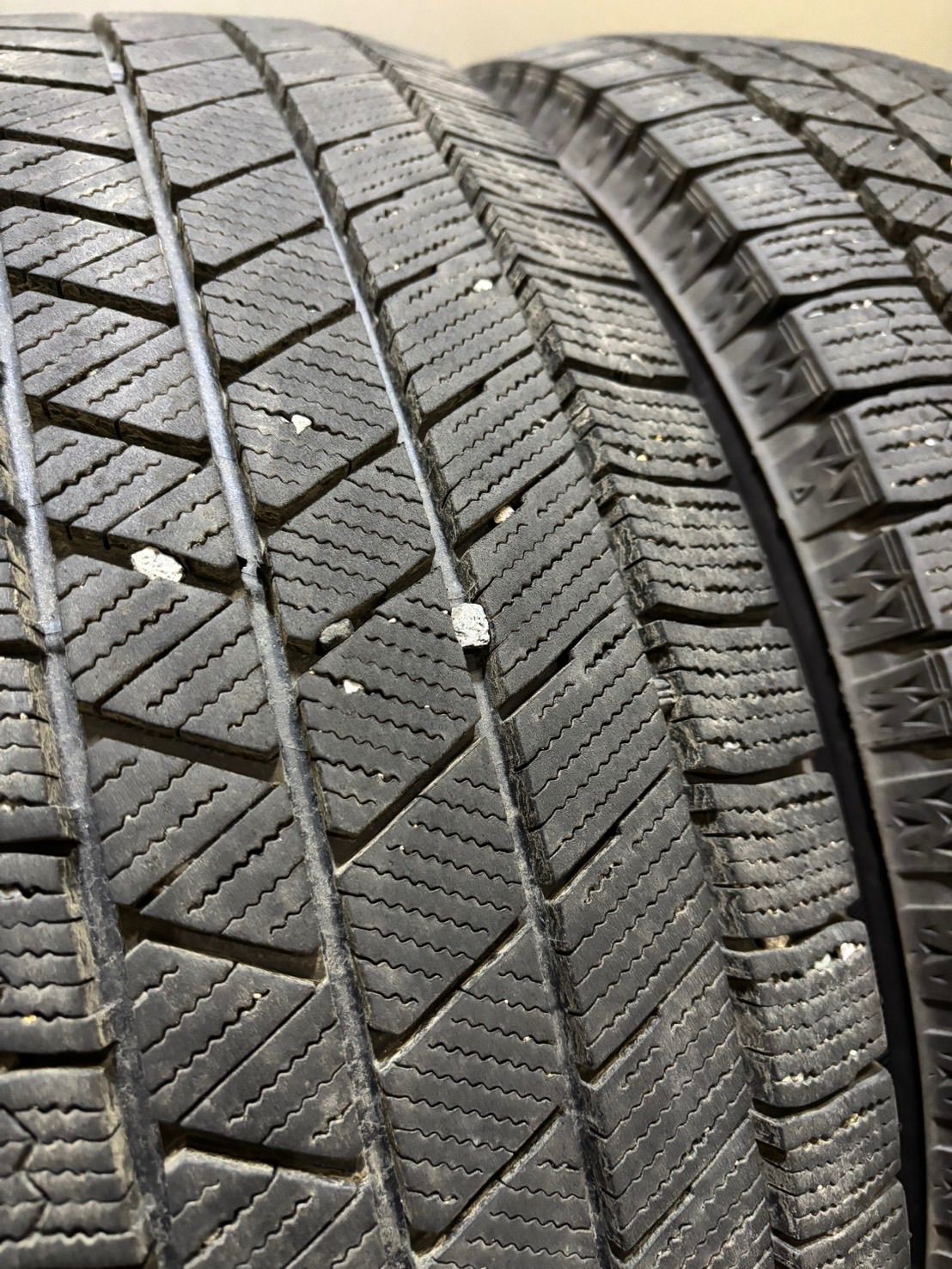 195|65R16 BRIDGESTONE|VRX3