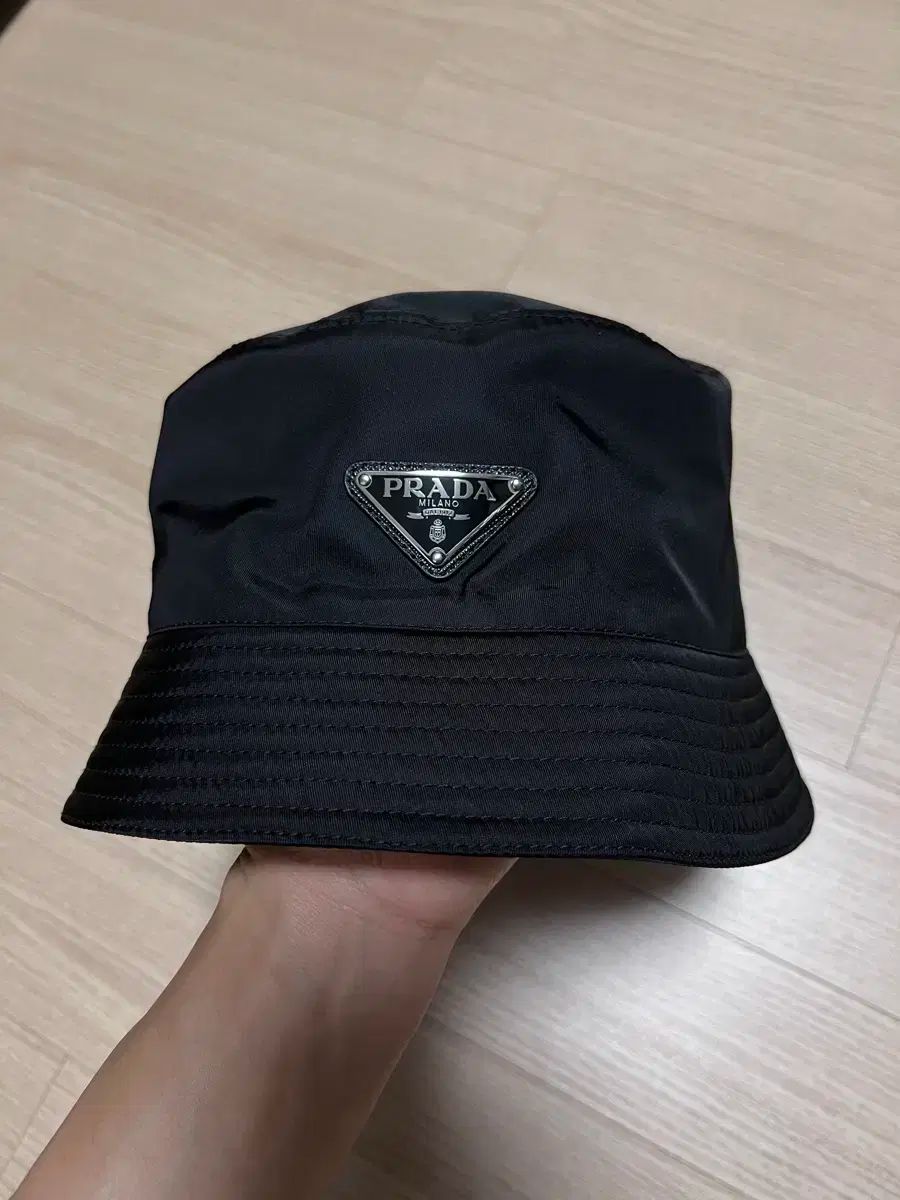 Prada プラダ リナイロン バケットハット 帽子