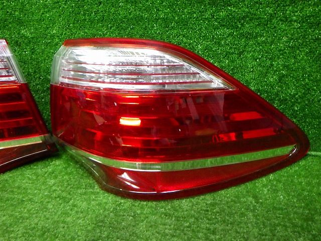 200クラウン ロイヤル テールレンズ 4点 GRS201/204 後期 30-370 30